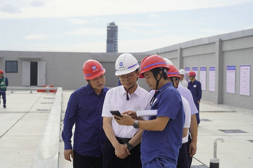 【能源2】涂山峰赴华工正源低（零）碳园区项目开展安全检查（综合能源公司供稿）.jpg