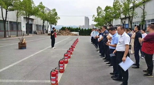 1 往年的消防应急演练实操现场.jpg